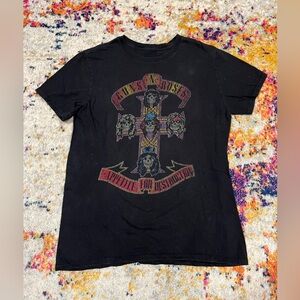 Guns and Roses shirt medium